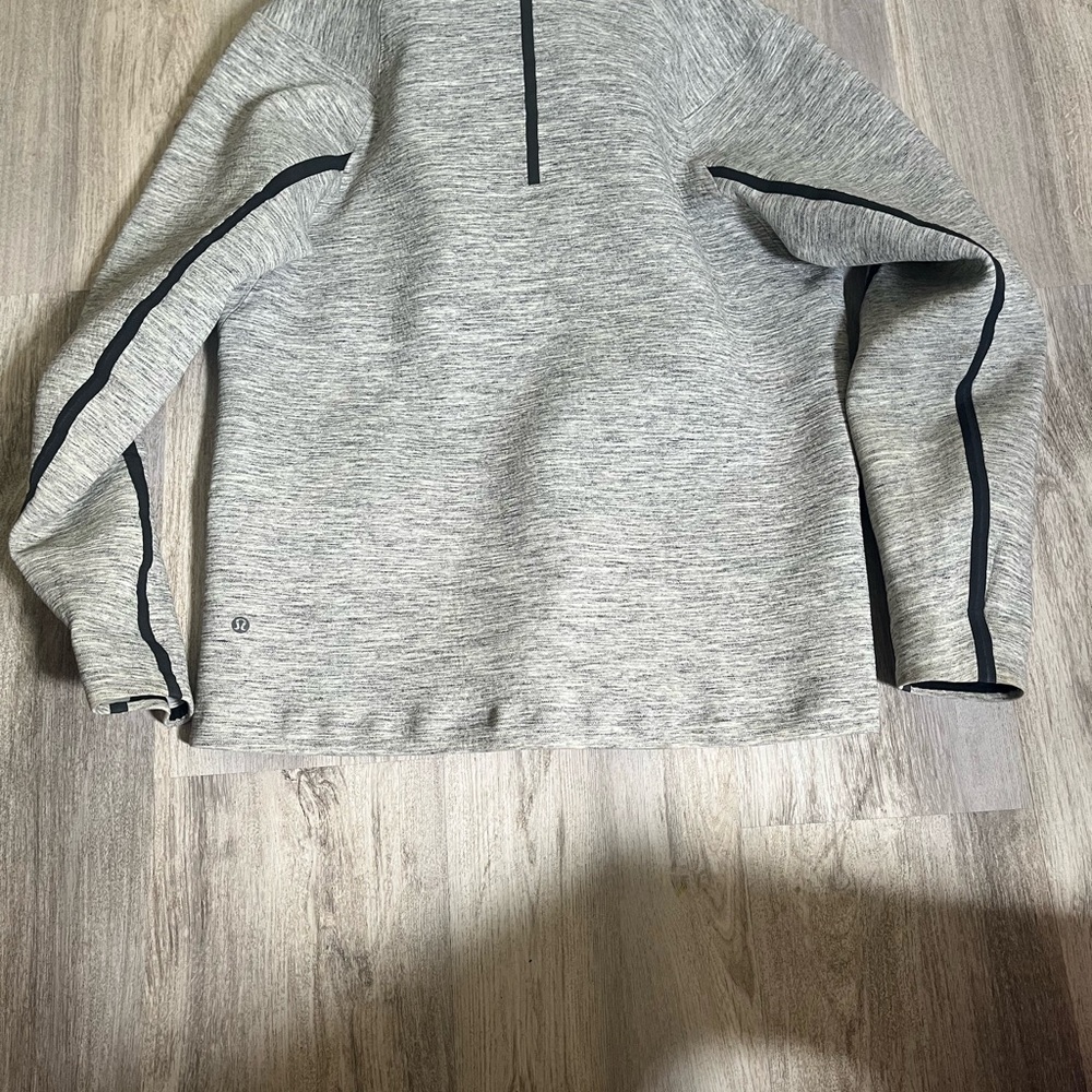 Lululemon - Picture 4 of 6